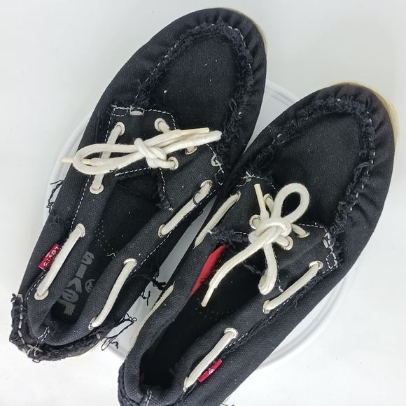 Levis - Picture 5 of 6